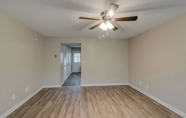1244 Parkway Pl, Clarksville, TN 37042