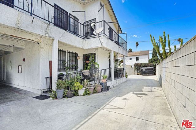 837 W 85th Street, Los Angeles, CA 90044