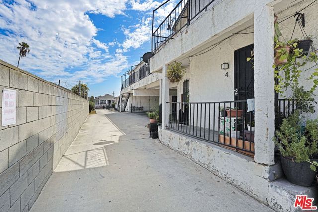 837 W 85th Street, Los Angeles, CA 90044