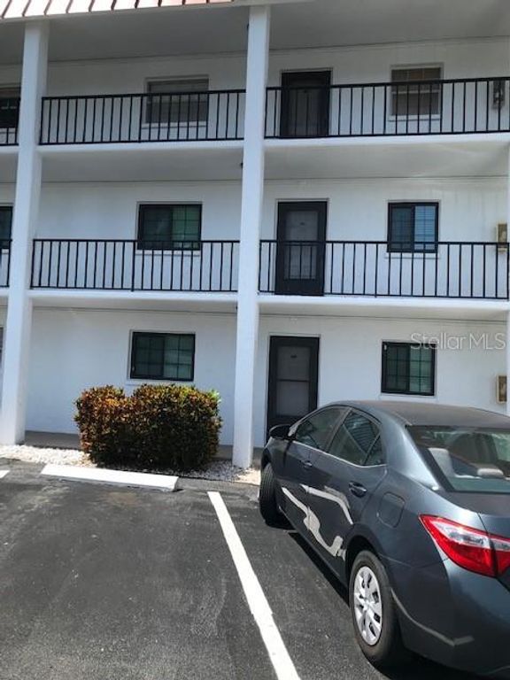 10530 77TH TERRACE 323, Seminole, FL 33772
