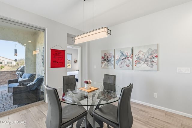 1297 E Basalt Drive, Green Valley, AZ 85614