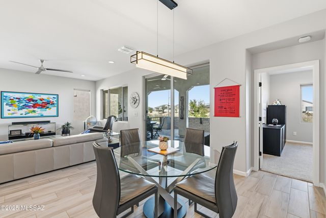 1297 E Basalt Drive, Green Valley, AZ 85614