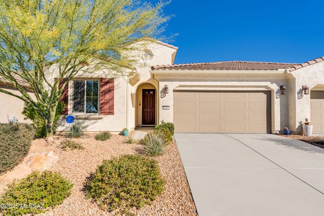 1297 E Basalt Drive, Green Valley, AZ 85614