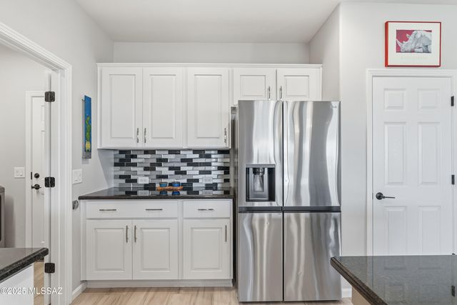 1297 E Basalt Drive, Green Valley, AZ 85614