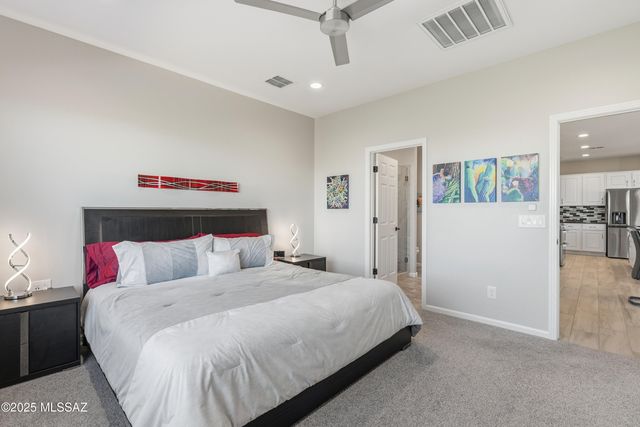 1297 E Basalt Drive, Green Valley, AZ 85614