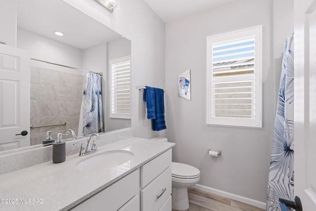 1297 E Basalt Drive, Green Valley, AZ 85614