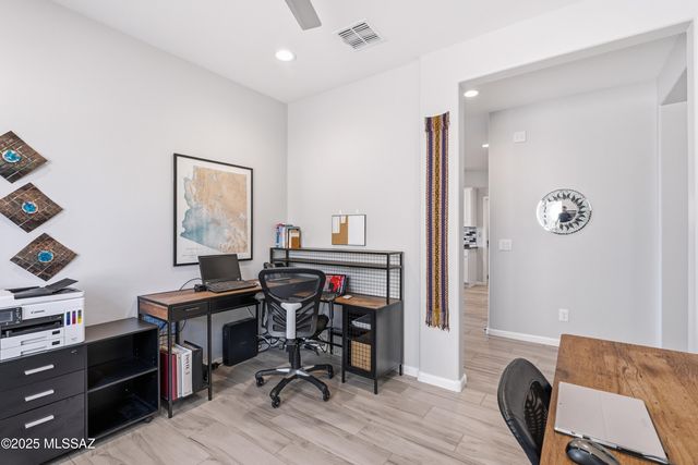 1297 E Basalt Drive, Green Valley, AZ 85614