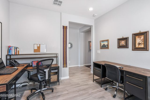 1297 E Basalt Drive, Green Valley, AZ 85614