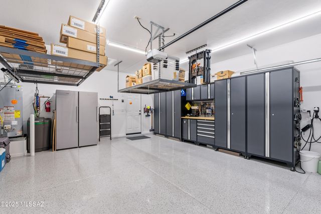 1297 E Basalt Drive, Green Valley, AZ 85614