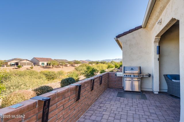 1297 E Basalt Drive, Green Valley, AZ 85614