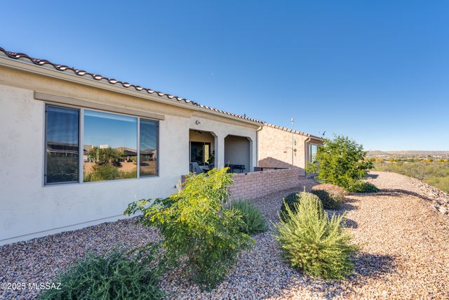 1297 E Basalt Drive, Green Valley, AZ 85614