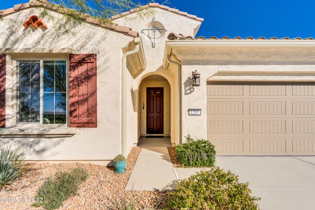 1297 E Basalt Drive, Green Valley, AZ 85614