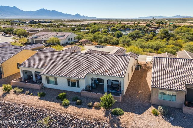 1297 E Basalt Drive, Green Valley, AZ 85614