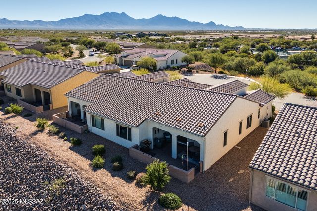 1297 E Basalt Drive, Green Valley, AZ 85614