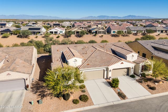 1297 E Basalt Drive, Green Valley, AZ 85614