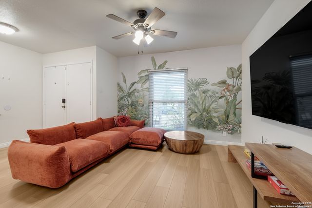 1009 Victoria Crossing, San Antonio, TX 78245