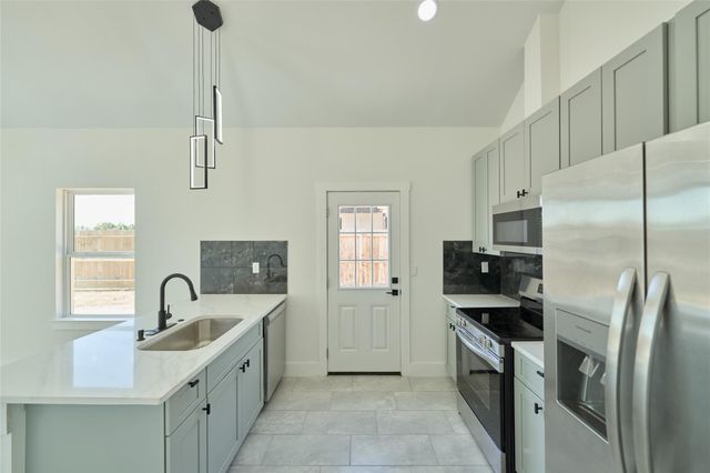 1398 Road 5607, Cleveland, TX 77327