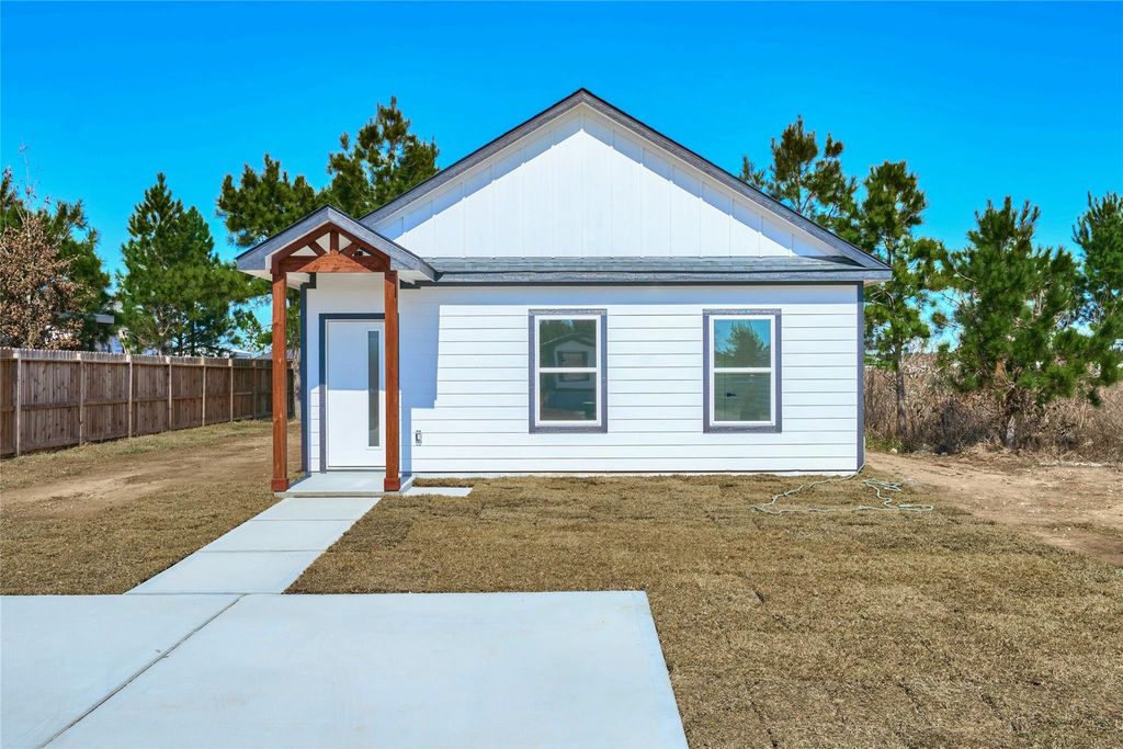 1398 Road 5607, Cleveland, TX 77327