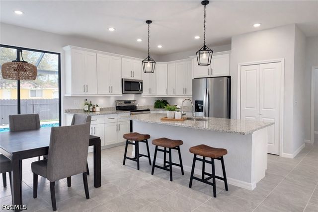 5014 SW 16th PL, Cape Coral, FL 33914