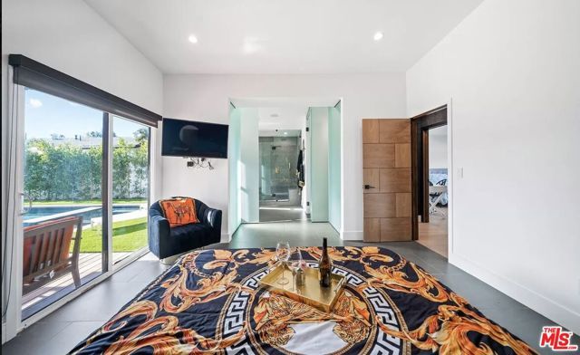 22616 Oxnard St, Woodland Hills (los Angeles), CA 91367