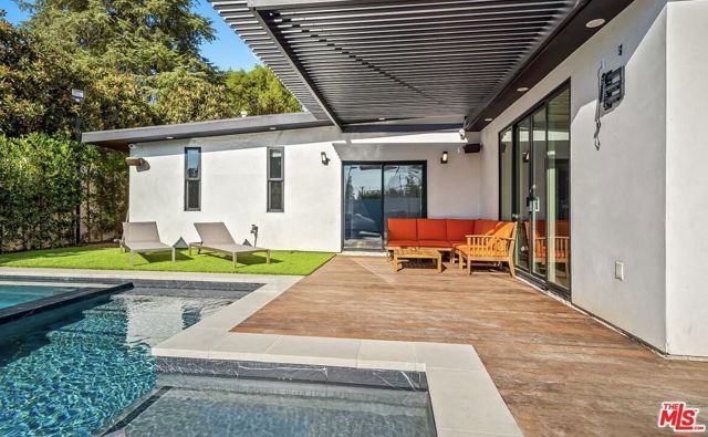 22616 Oxnard St, Woodland Hills (los Angeles), CA 91367