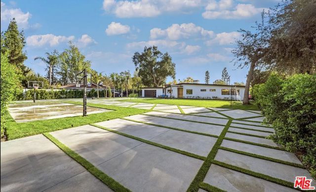22616 Oxnard St, Woodland Hills (los Angeles), CA 91367