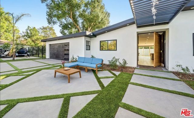 22616 Oxnard St, Woodland Hills (los Angeles), CA 91367