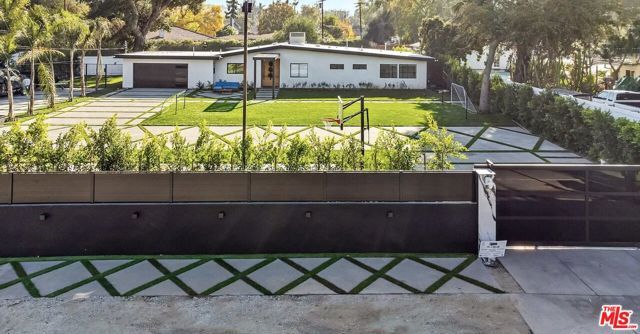 22616 Oxnard St, Woodland Hills (los Angeles), CA 91367