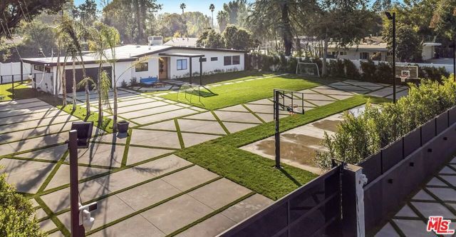 22616 Oxnard St, Woodland Hills (los Angeles), CA 91367
