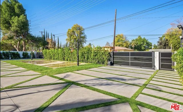 22616 Oxnard St, Woodland Hills (los Angeles), CA 91367