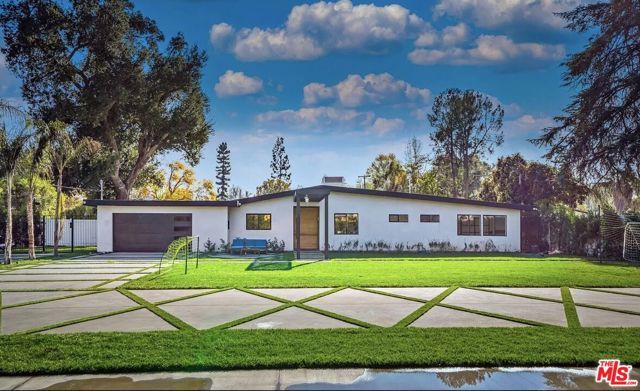 22616 Oxnard St, Woodland Hills (los Angeles), CA 91367