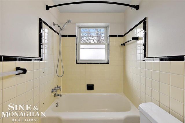 23011 Gary Lane Road, St Clair Shores, MI 48080