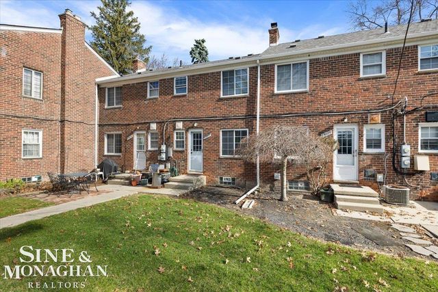 23011 Gary Lane Road, St Clair Shores, MI 48080