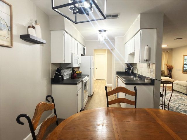 2031 DOVER COURT, Oldsmar, FL 34677