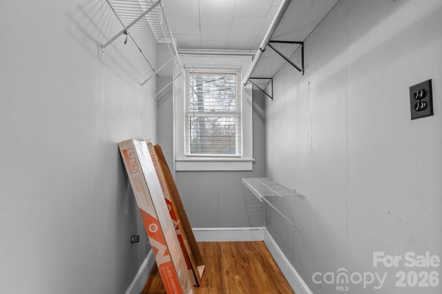 925 12th Avenue NW, Hickory, NC 28601