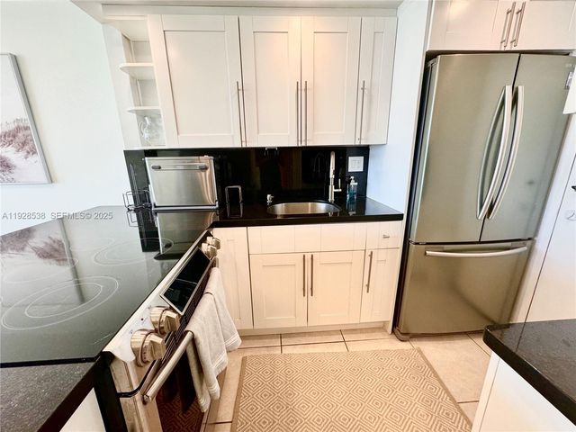 2899 Collins Ave 1004, Miami Beach, FL 33140