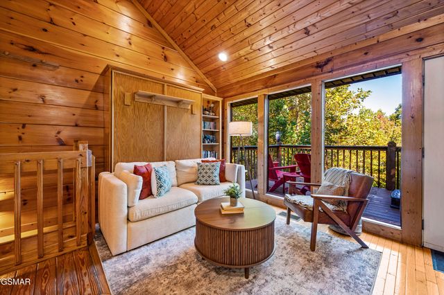 2461 Shady Creek Way, Sevierville, TN 37862