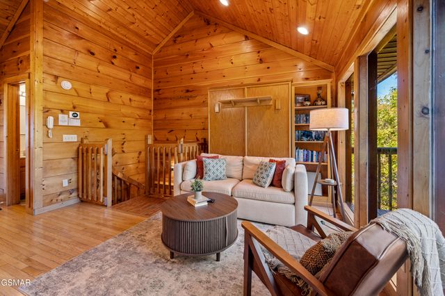 2461 Shady Creek Way, Sevierville, TN 37862