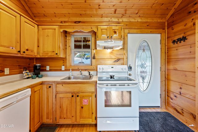 2461 Shady Creek Way, Sevierville, TN 37862