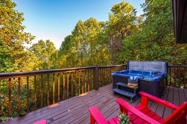 2461 Shady Creek Way, Sevierville, TN 37862