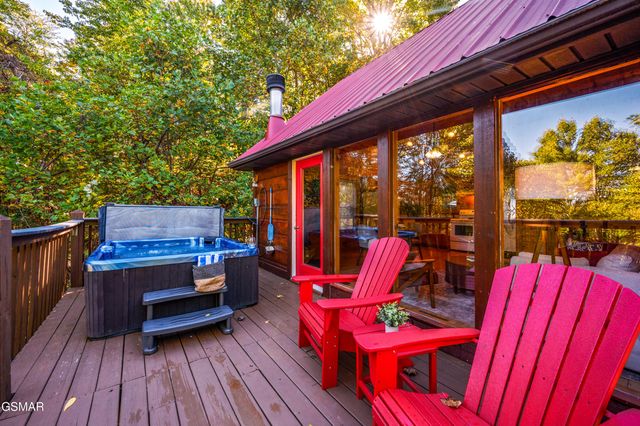 2461 Shady Creek Way, Sevierville, TN 37862