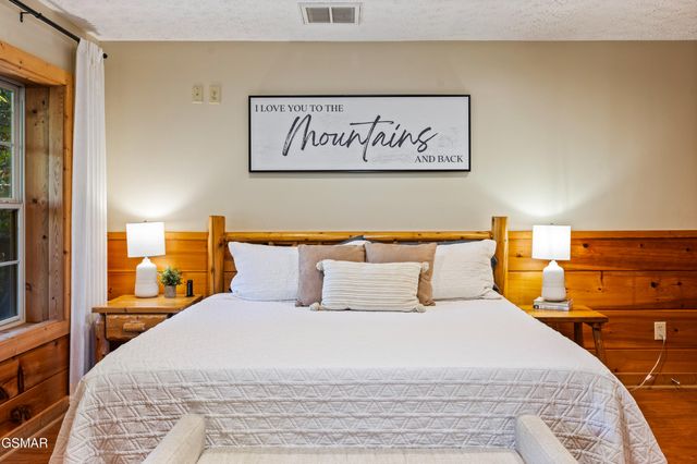 2461 Shady Creek Way, Sevierville, TN 37862