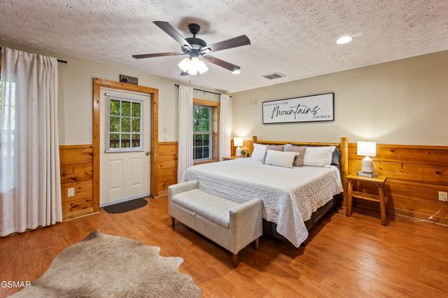 2461 Shady Creek Way, Sevierville, TN 37862