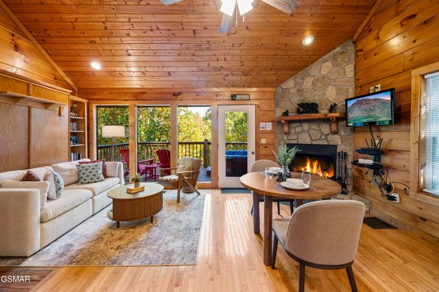 2461 Shady Creek Way, Sevierville, TN 37862