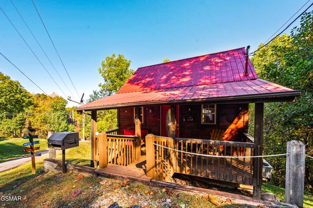 2461 Shady Creek Way, Sevierville, TN 37862