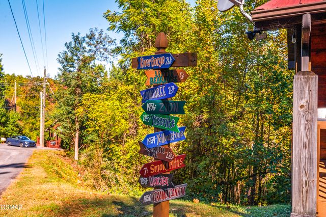 2461 Shady Creek Way, Sevierville, TN 37862