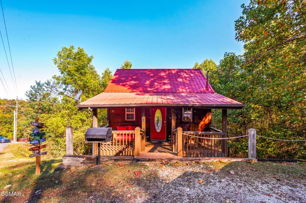 2461 Shady Creek Way, Sevierville, TN 37862