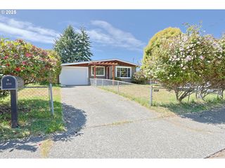 650 S CAMMANN St, Coos Bay, OR 97420