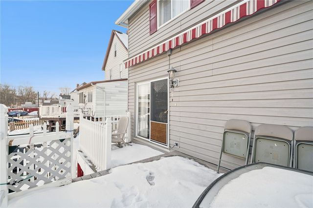 318 S 4th, Youngwood, PA 15697