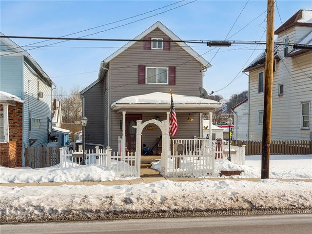 318 S 4th, Youngwood, PA 15697